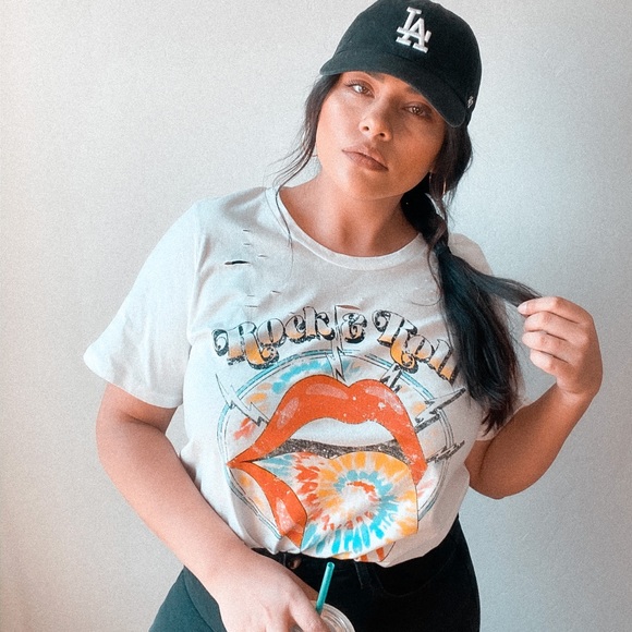 ✨SOLD OUT✨Tie Dye Tongue Graphic Tee - Picture 3 of 4